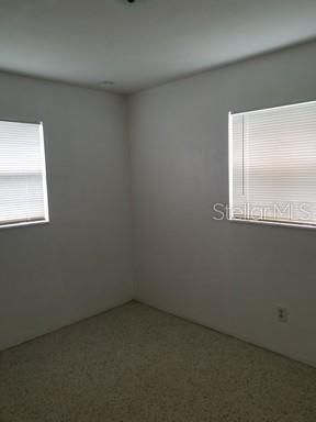 Recently Rented: $1,300 (2 beds, 1 baths, 932 Square Feet)