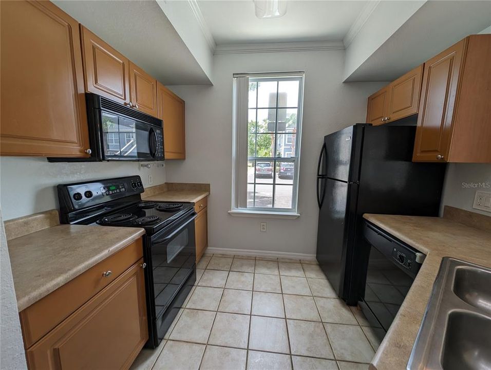 For Rent: $2,100 (2 beds, 2 baths, 1112 Square Feet)