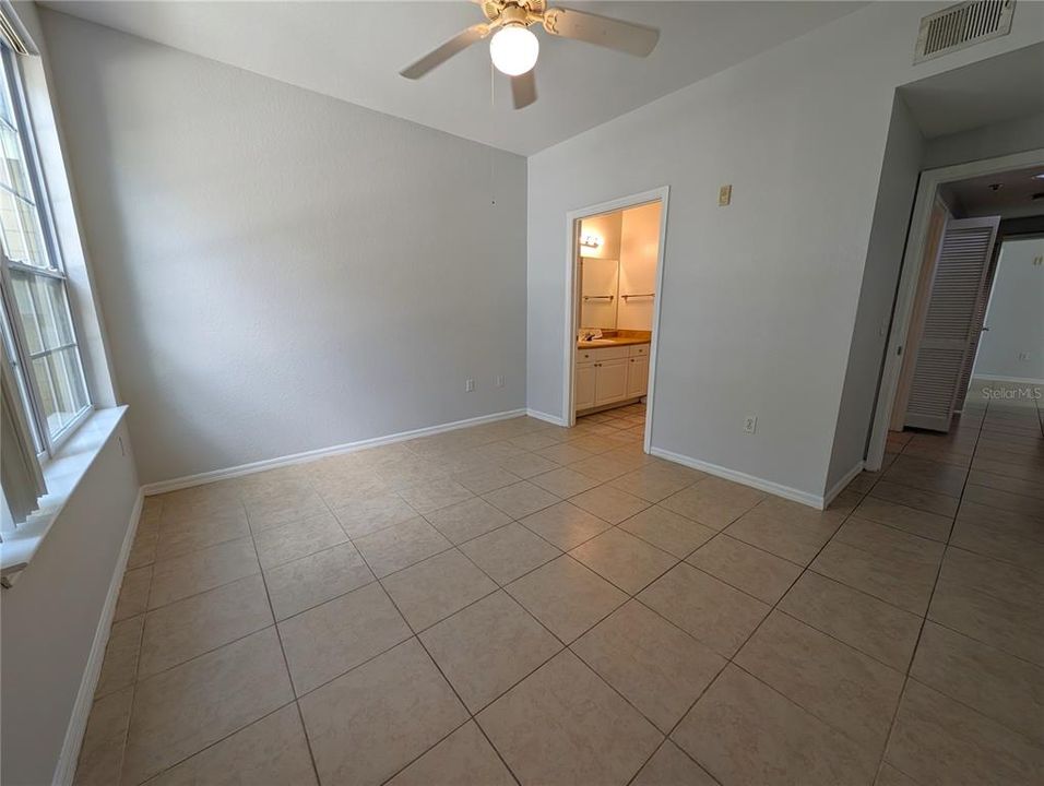 For Rent: $2,100 (2 beds, 2 baths, 1112 Square Feet)