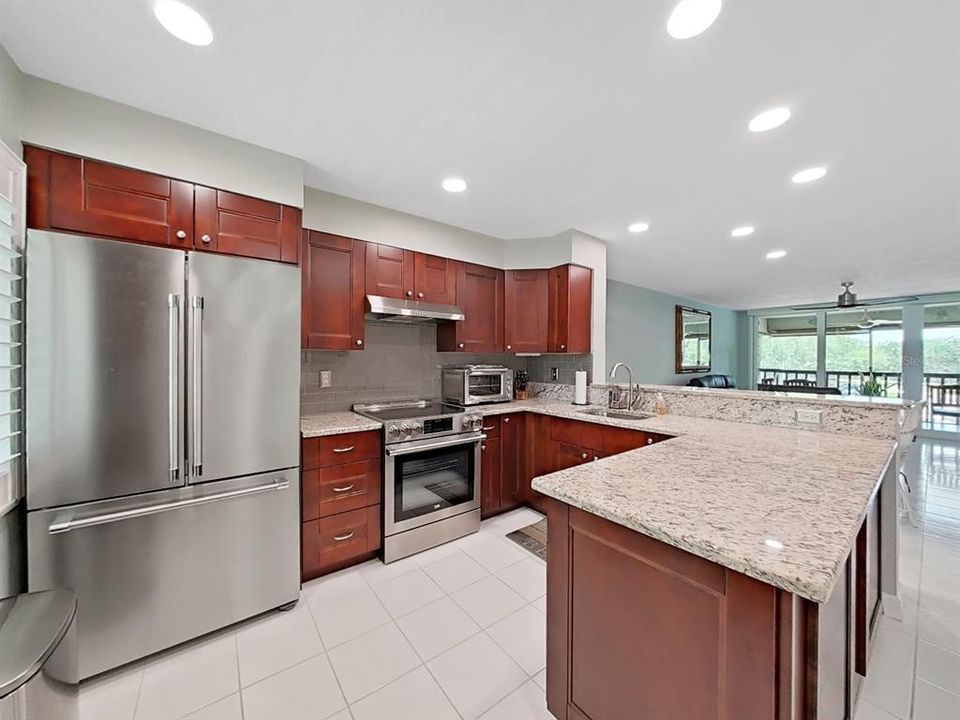 For Sale: $450,000 (2 beds, 2 baths, 1065 Square Feet)