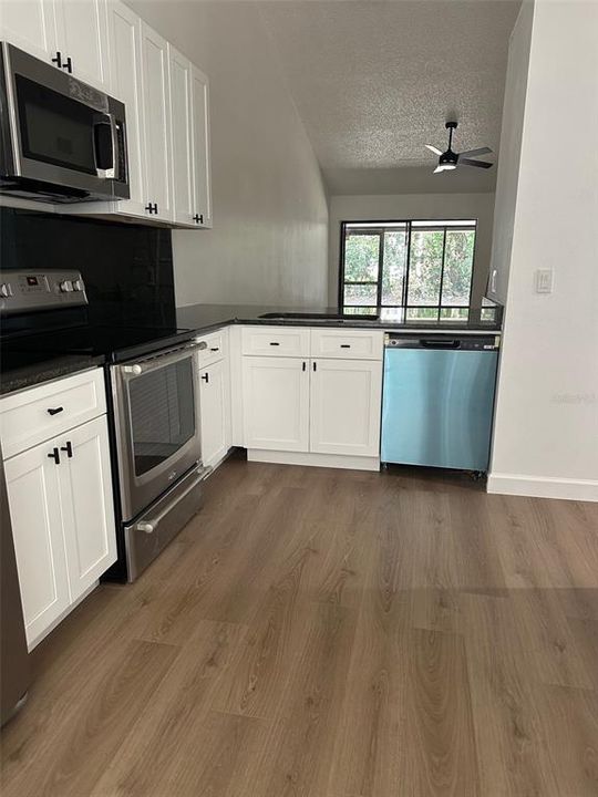 For Rent: $2,150 (3 beds, 2 baths, 1126 Square Feet)