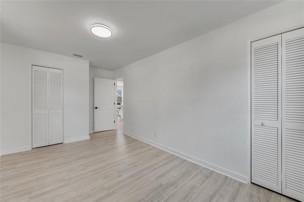 For Sale: $403,000 (2 beds, 1 baths, 1048 Square Feet)