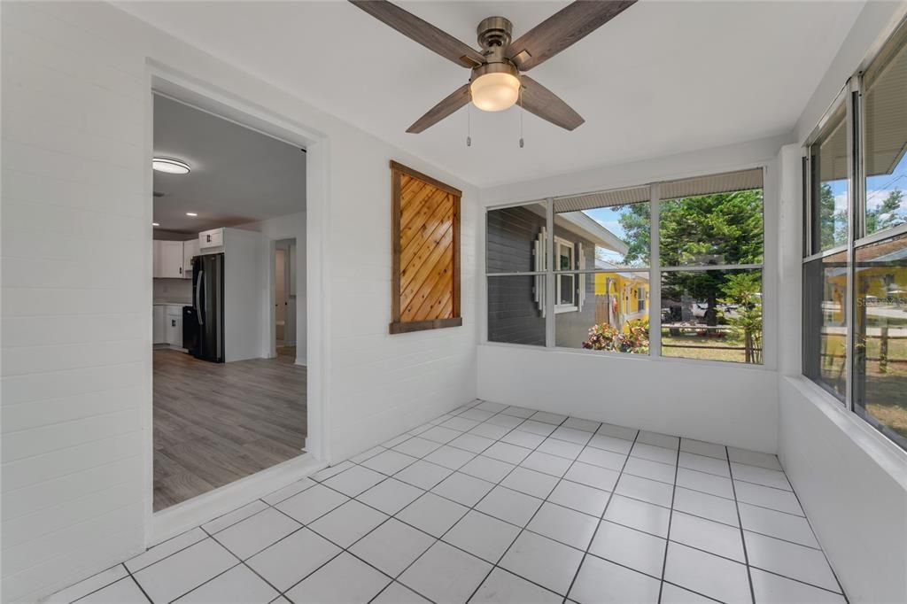 For Sale: $403,000 (2 beds, 1 baths, 1048 Square Feet)