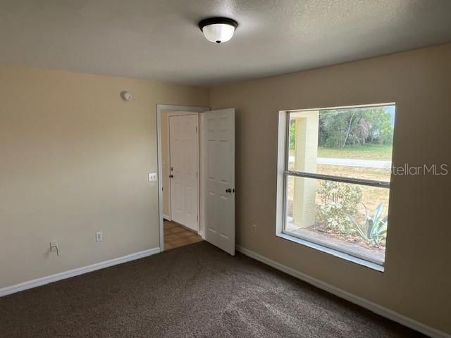 Active With Contract: $1,400 (3 beds, 2 baths, 1092 Square Feet)