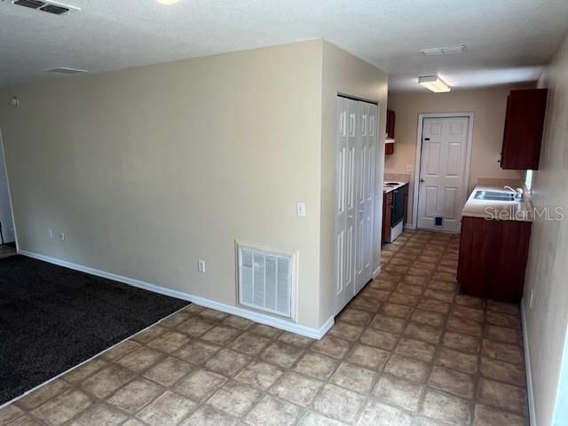 Active With Contract: $1,400 (3 beds, 2 baths, 1092 Square Feet)