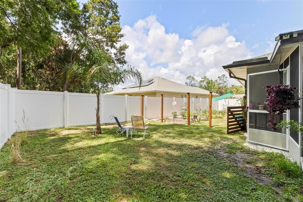 For Sale: $399,900 (4 beds, 2 baths, 1978 Square Feet)