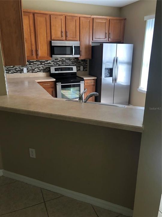 For Rent: $2,100 (3 beds, 2 baths, 1716 Square Feet)