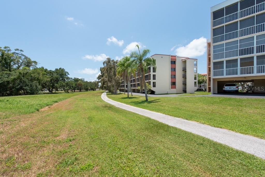 Active With Contract: $225,000 (2 beds, 2 baths, 1200 Square Feet)