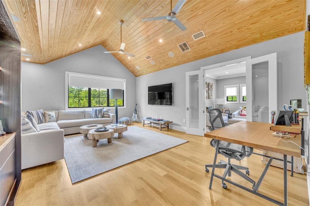 Bonus room with cathedral ceilings