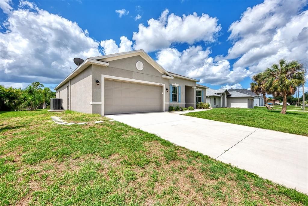 For Sale: $599,900 (3 beds, 2 baths, 2064 Square Feet)