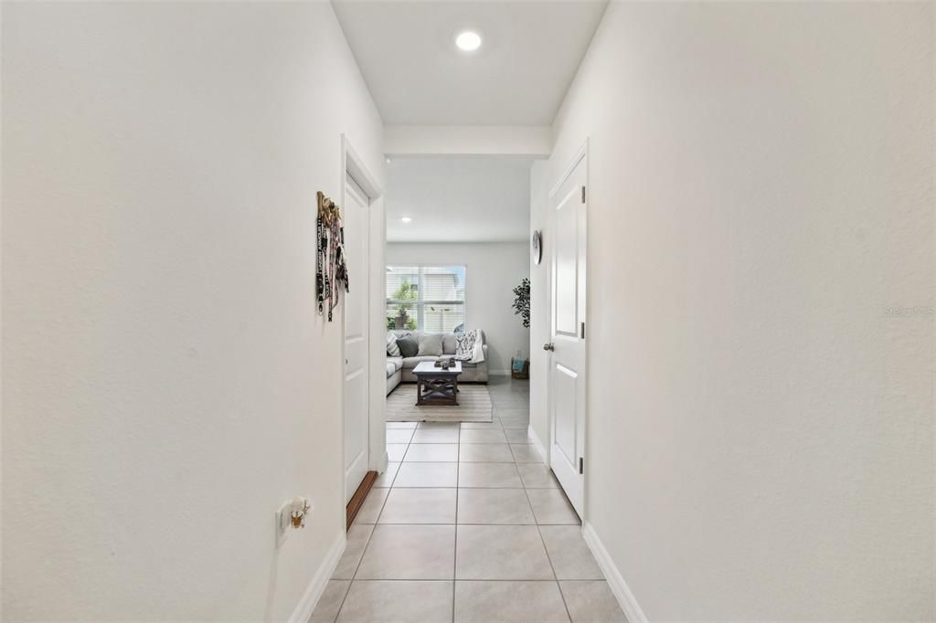 Active With Contract: $424,900 (3 beds, 2 baths, 1961 Square Feet)