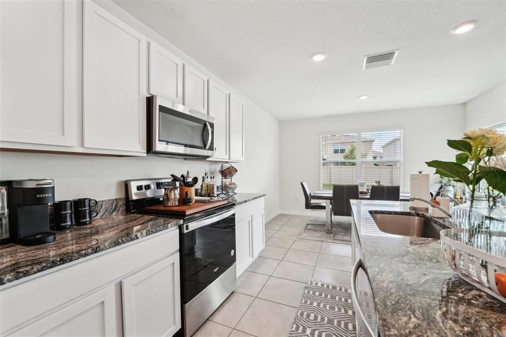 Active With Contract: $424,900 (3 beds, 2 baths, 1961 Square Feet)