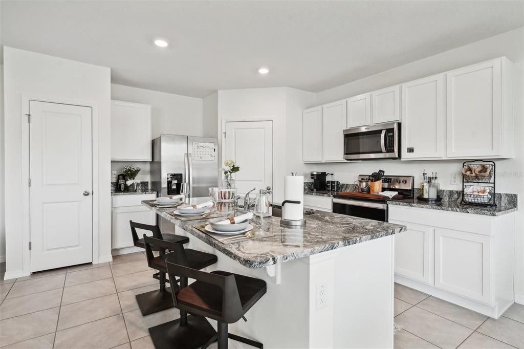 Active With Contract: $424,900 (3 beds, 2 baths, 1961 Square Feet)