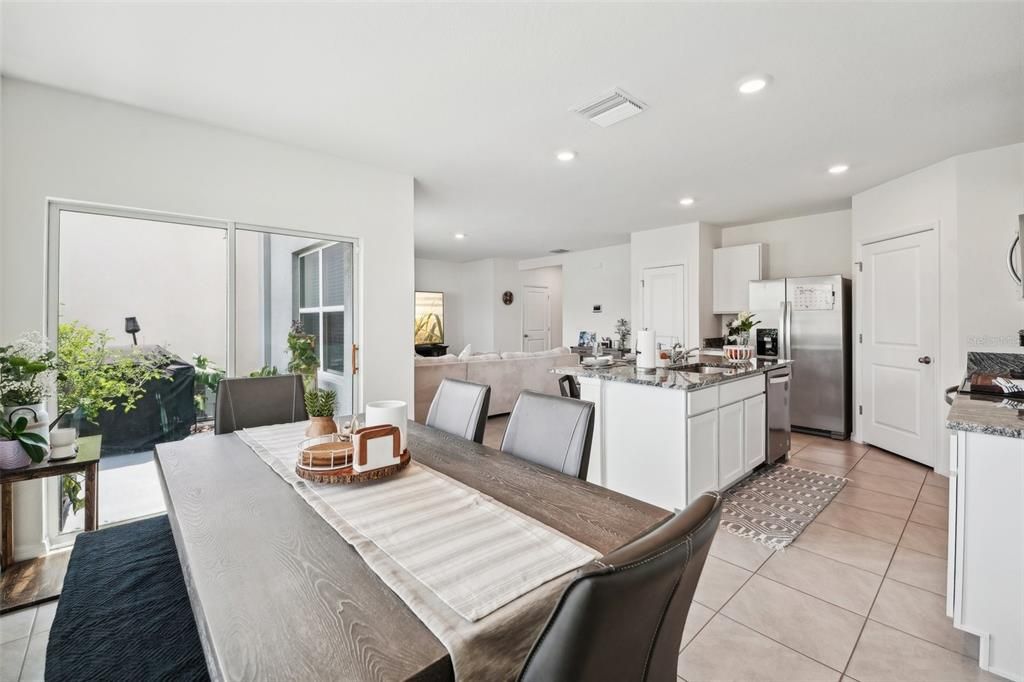 Active With Contract: $424,900 (3 beds, 2 baths, 1961 Square Feet)