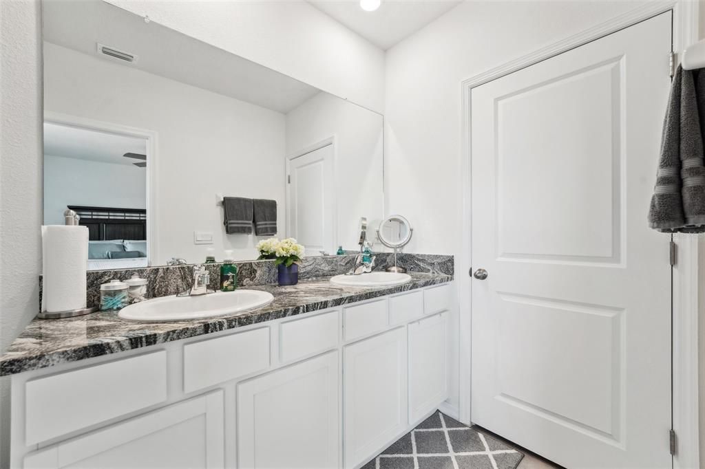 Active With Contract: $424,900 (3 beds, 2 baths, 1961 Square Feet)