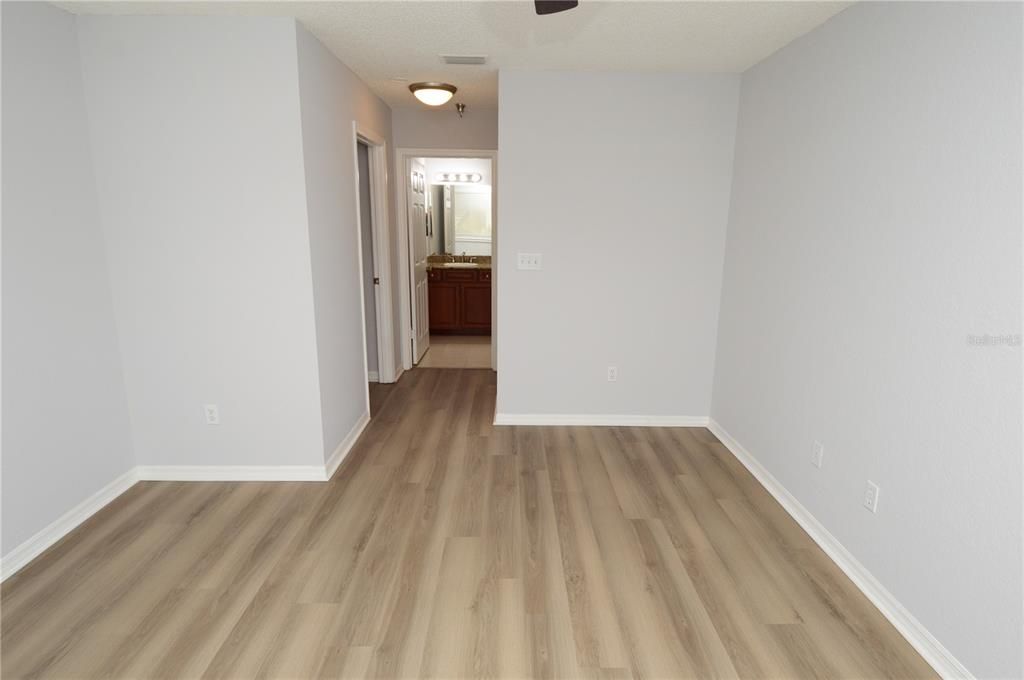 Recently Rented: $2,100 (1 beds, 1 baths, 1028 Square Feet)