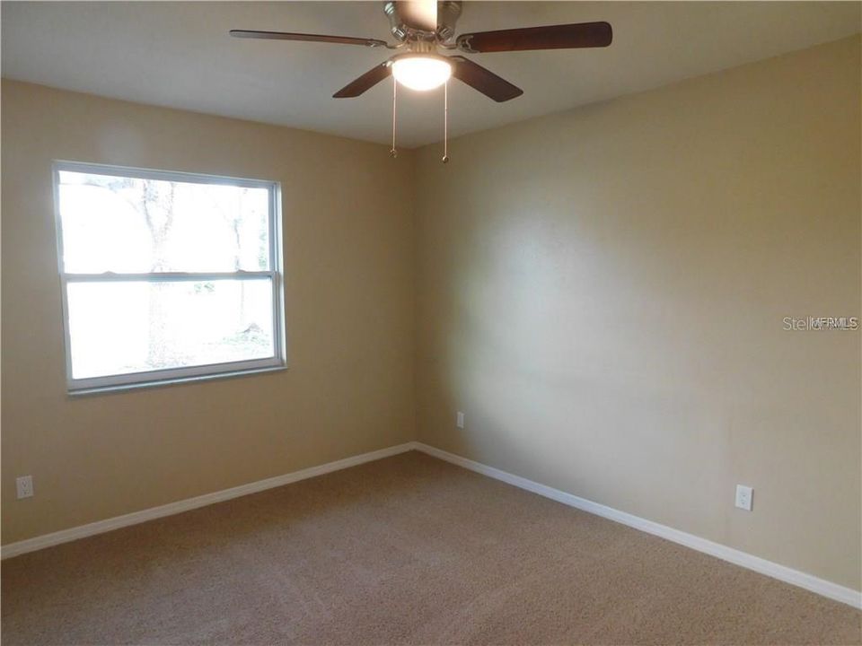 Active With Contract: $1,800 (2 beds, 1 baths, 888 Square Feet)