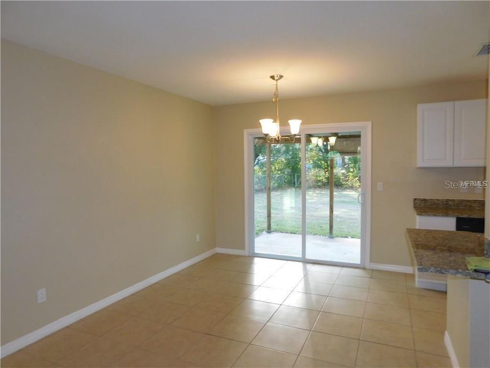 Active With Contract: $1,800 (2 beds, 1 baths, 888 Square Feet)