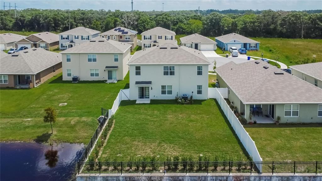 Large Fenced in Yard with no back neighbors