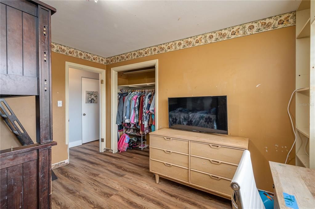 For Sale: $255,000 (3 beds, 1 baths, 1456 Square Feet)