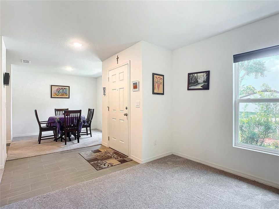 For Sale: $325,000 (3 beds, 2 baths, 1552 Square Feet)