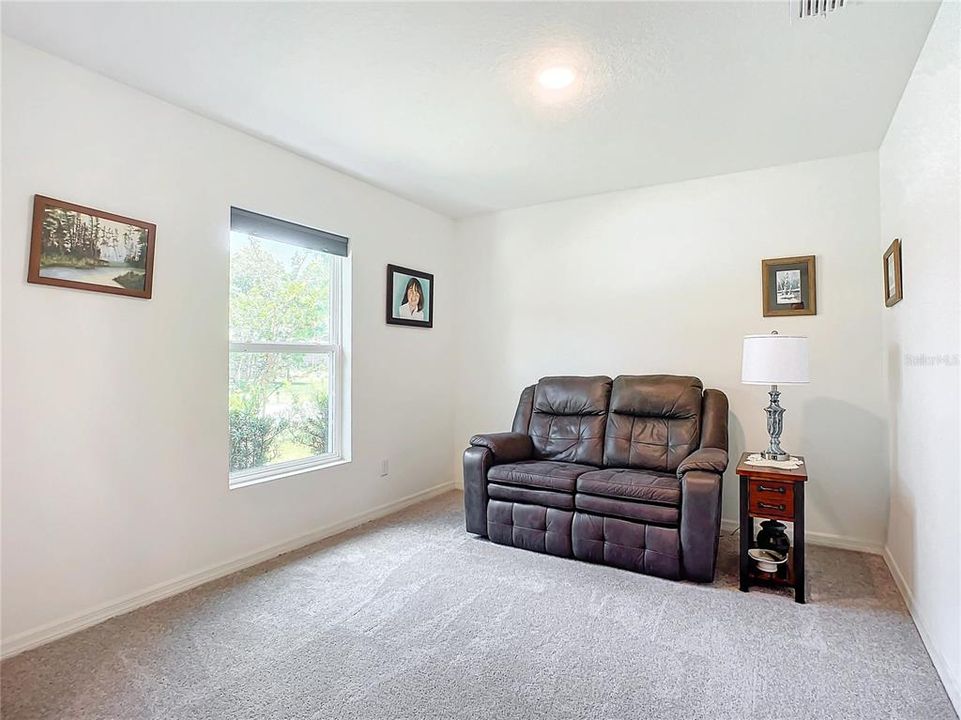 For Sale: $299,000 (3 beds, 2 baths, 1552 Square Feet)