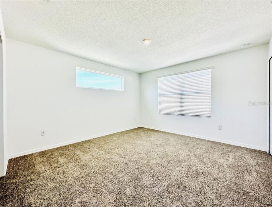 Active With Contract: $1,900 (2 beds, 2 baths, 1216 Square Feet)