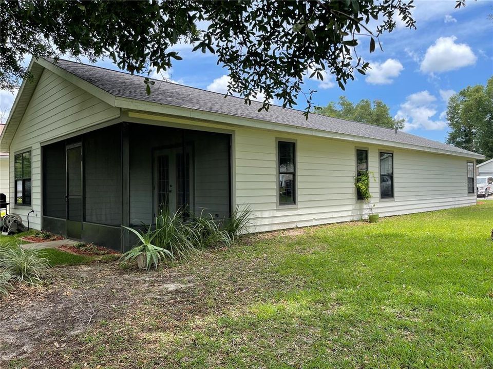 For Sale: $228,500 (3 beds, 2 baths, 1346 Square Feet)