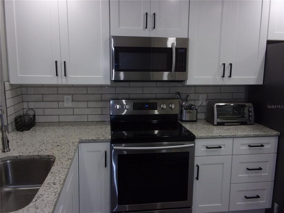 For Rent: $2,200 (2 beds, 2 baths, 1089 Square Feet)