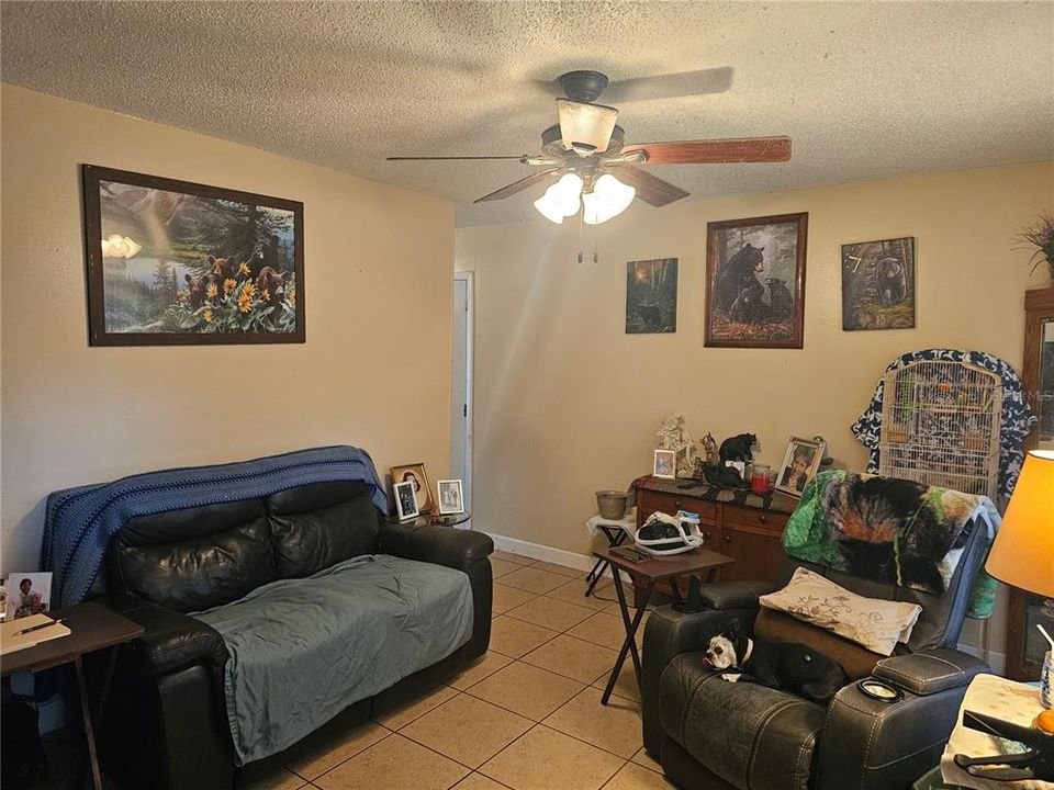 For Sale: $229,900 (3 beds, 1 baths, 1260 Square Feet)