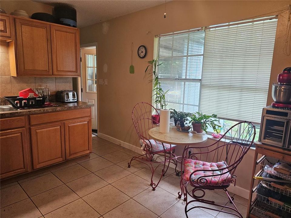 For Sale: $229,900 (3 beds, 1 baths, 1260 Square Feet)