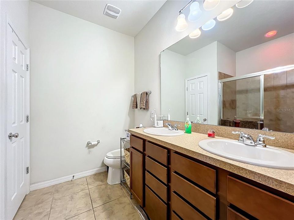 Master bedroom bathroom