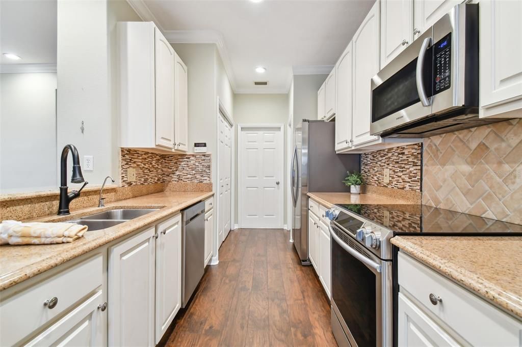 Active With Contract: $369,000 (3 beds, 2 baths, 1702 Square Feet)