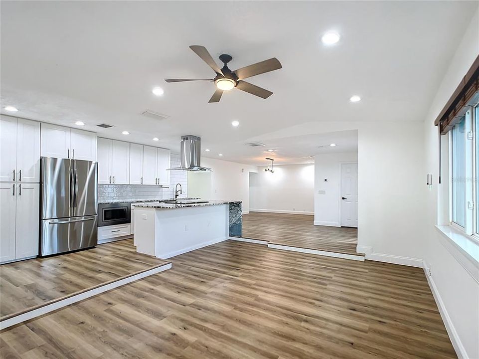 Active With Contract: $539,900 (3 beds, 2 baths, 1869 Square Feet)