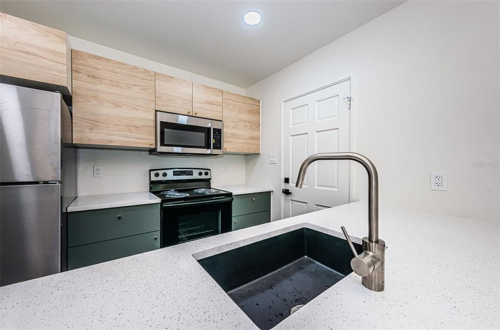 Active With Contract: $495,000 (3 beds, 2 baths, 1272 Square Feet)