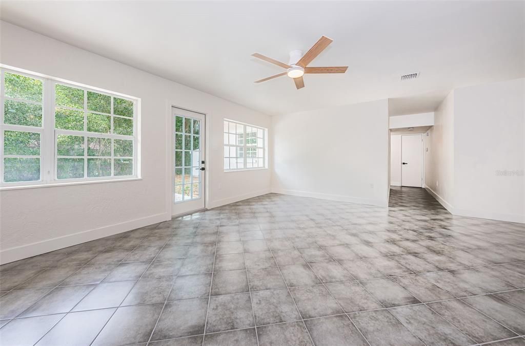 Active With Contract: $495,000 (3 beds, 2 baths, 1272 Square Feet)