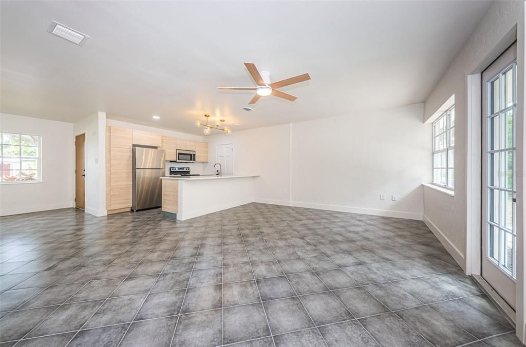 Active With Contract: $495,000 (3 beds, 2 baths, 1272 Square Feet)