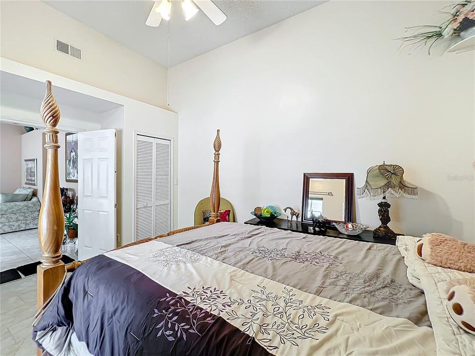 For Sale: $450,000 (4 beds, 2 baths, 1979 Square Feet)