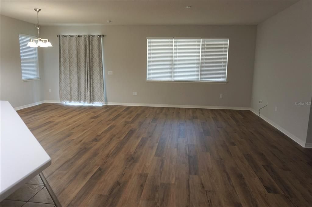 For Rent: $3,100 (4 beds, 2 baths, 2115 Square Feet)