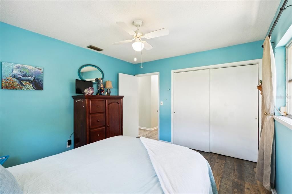 For Sale: $325,000 (3 beds, 2 baths, 1494 Square Feet)