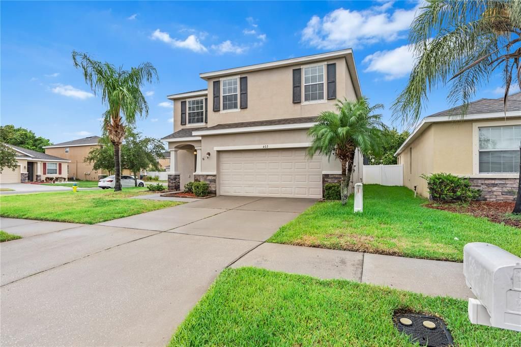 Active With Contract: $410,000 (4 beds, 2 baths, 2387 Square Feet)