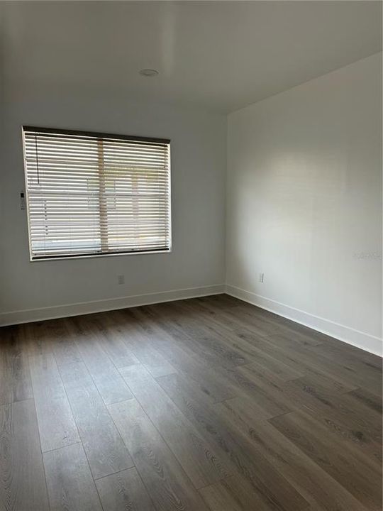 Active With Contract: $1,150 (1 beds, 1 baths, 524 Square Feet)