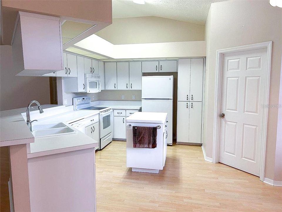 Kitchen with lots of cabinets