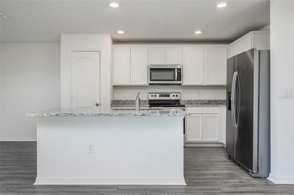 Active With Contract: $350,900 (3 beds, 2 baths, 1613 Square Feet)