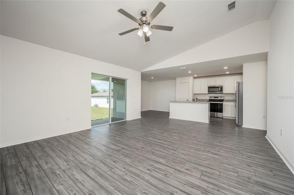 Active With Contract: $350,900 (3 beds, 2 baths, 1613 Square Feet)