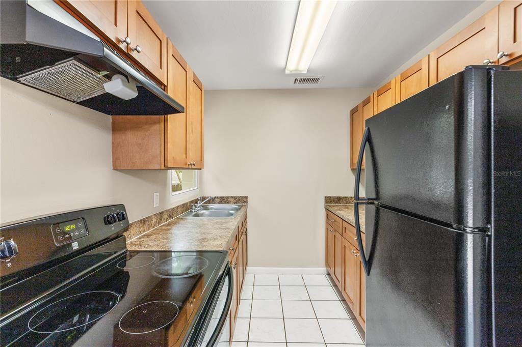 For Sale: $274,900 (3 beds, 1 baths, 828 Square Feet)