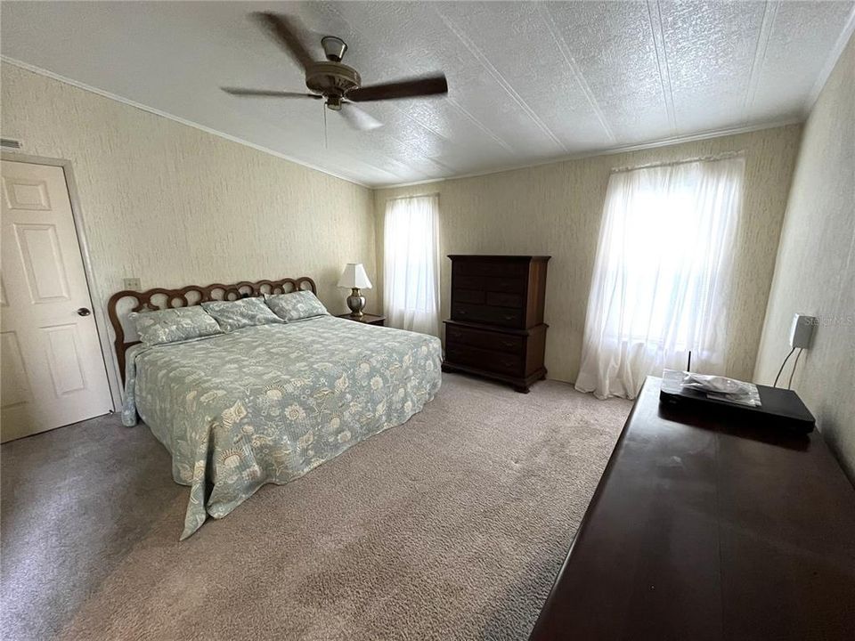 For Sale: $199,900 (2 beds, 2 baths, 1514 Square Feet)