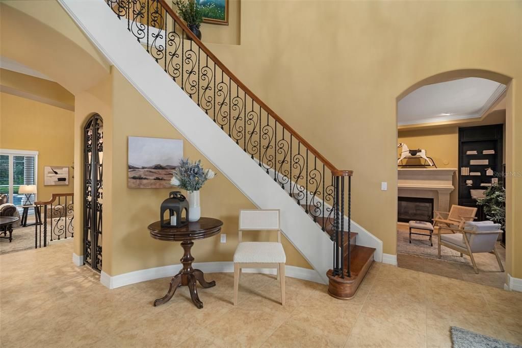 Entryhall Spiral Staircase