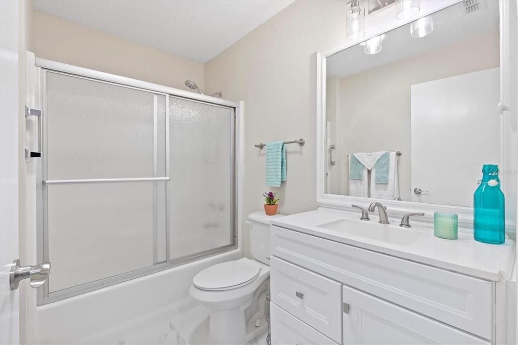 For Sale: $294,990 (2 beds, 2 baths, 1121 Square Feet)