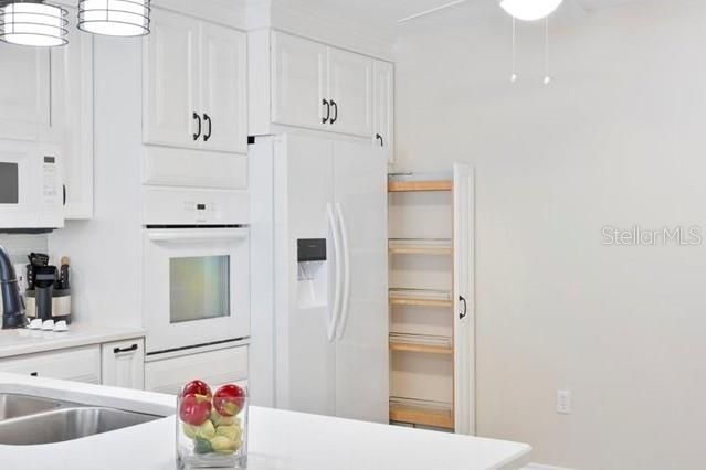 For Sale: $294,990 (2 beds, 2 baths, 1121 Square Feet)